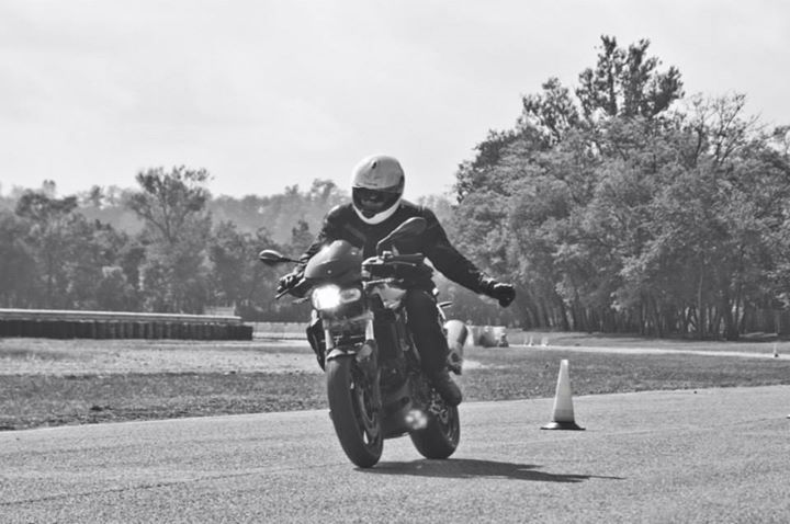 bmw-moto-motorrad-circuito-pirelli-vizzola-ticino-foto-settembre-2014-motociclisti